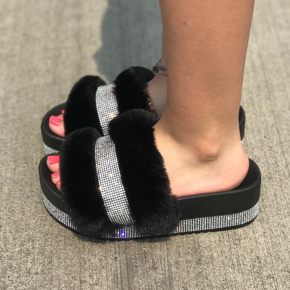 💎💎💎Rhinestone Slippers💎💎💎 - Picture 2 of 6